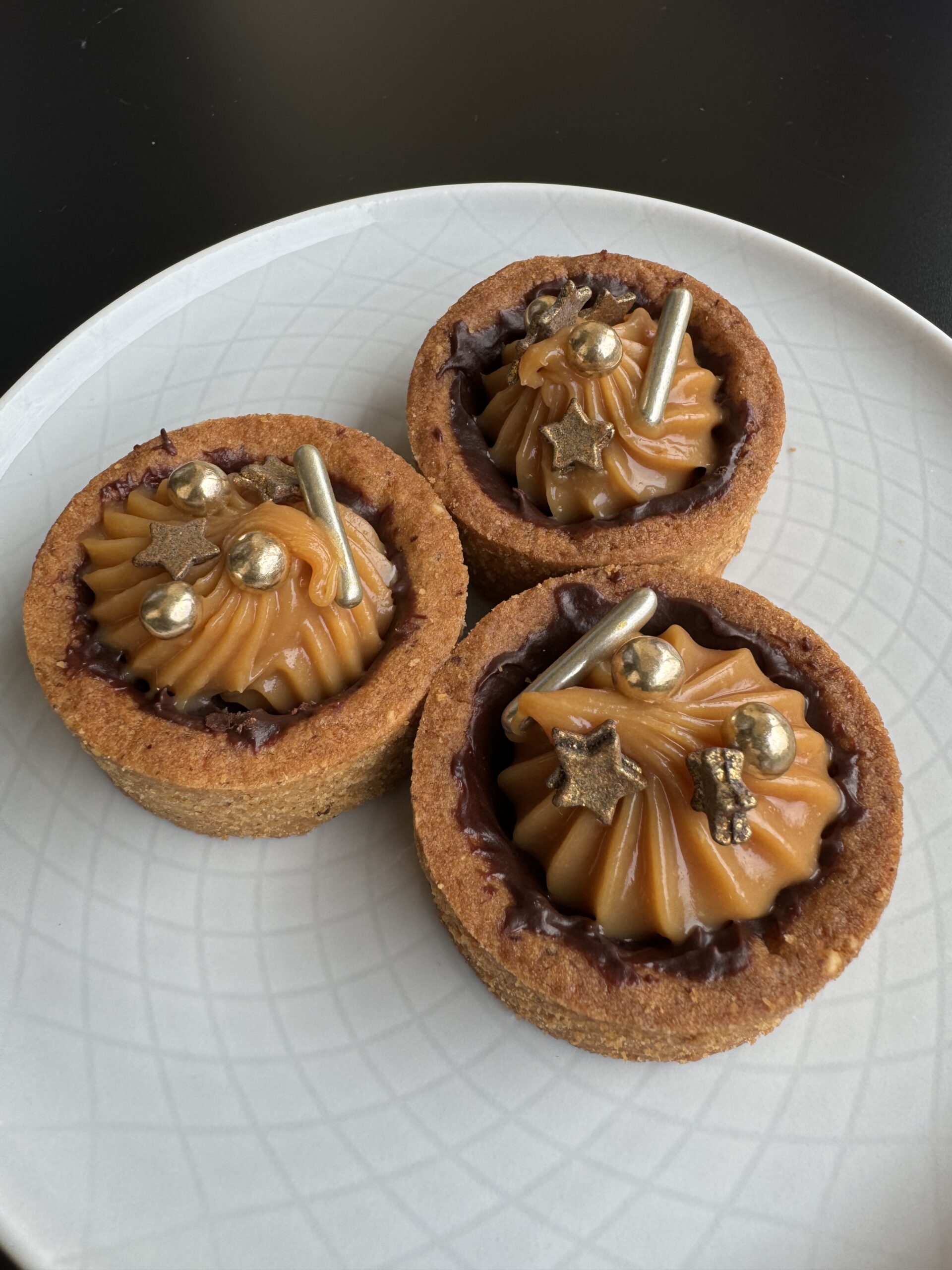 Chi sono 10 crostatine caramello salato scaled